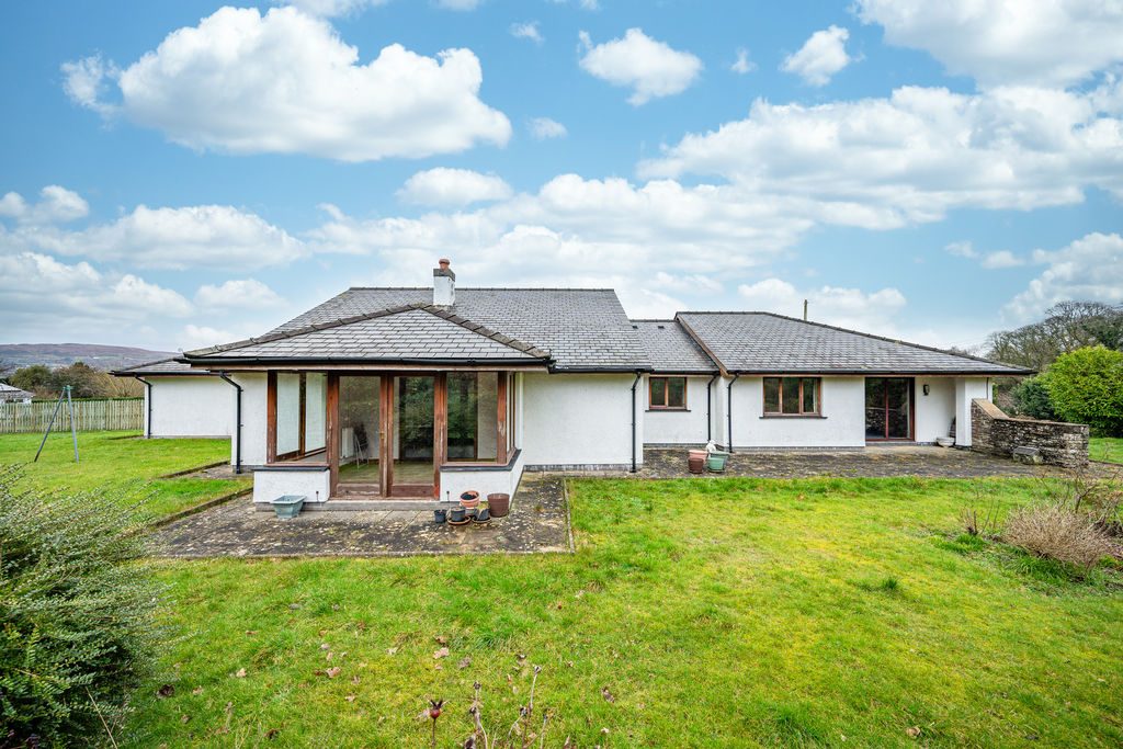 Rear Elevation- click for photo gallery